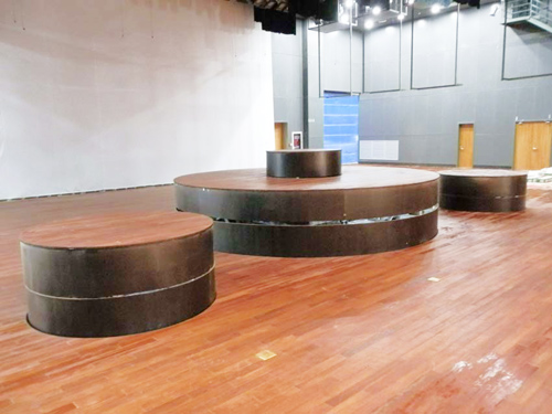 旋轉(zhuǎn)、升降舞臺